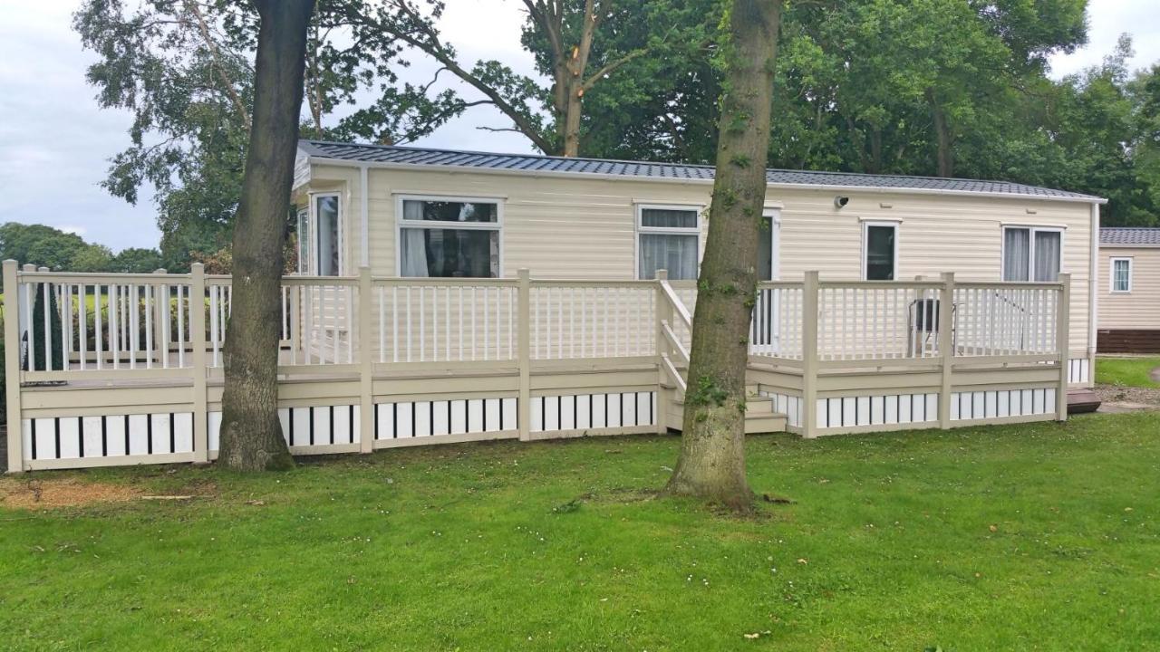 White Rose Caravan At Goosewood Holiday Park York Sutton on the Forest Buitenkant foto