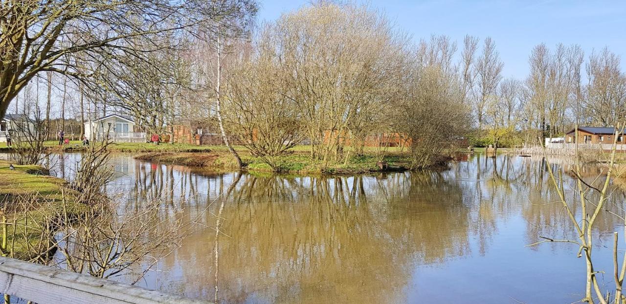 White Rose Caravan At Goosewood Holiday Park York Sutton on the Forest Buitenkant foto